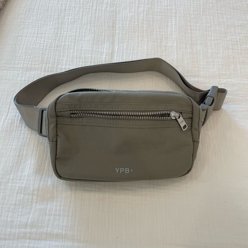 NWOT Abercrombie YPB Crossbody / Fanny Pack